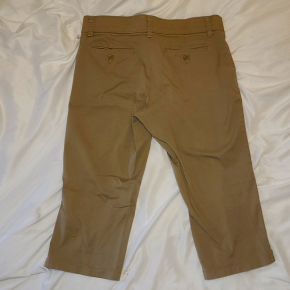 Lee Riders Khaki Capri Pants with Welt Pockets with Button & Slit Legs - Picture 2 of 6